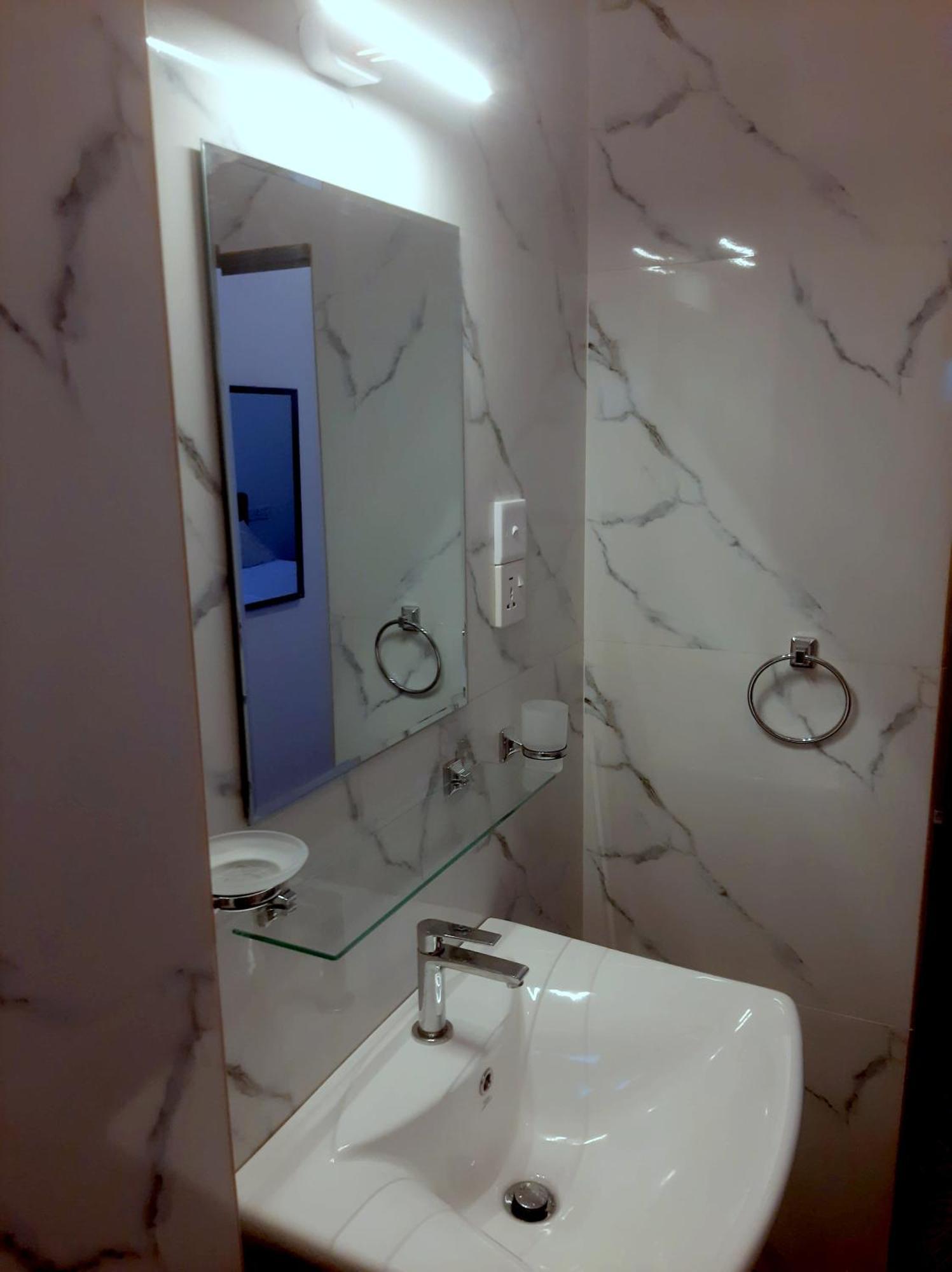 Weerakoon Garden Guest Hotel Хикадува Екстериор снимка